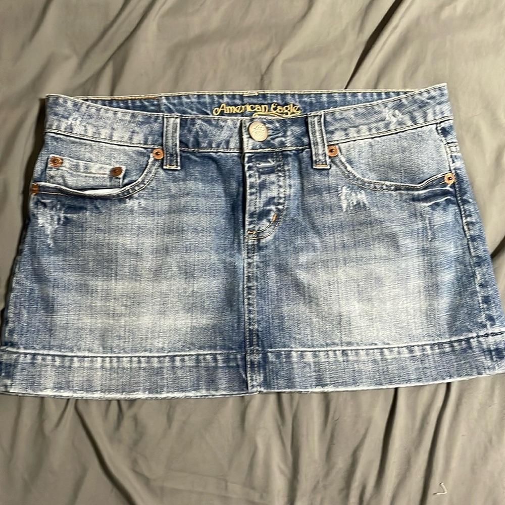 American Eagle,distressed Jean skirt